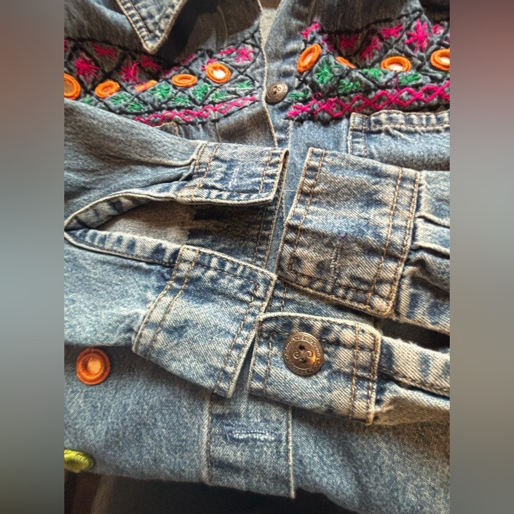 Vintage Agapo Western Aztec Floral Denim Jacket size Small - Picture 10 of 10